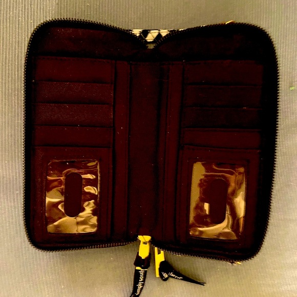 GUC Simply Southern Wristlet/Plaid Design-Large Enough to Hold Everything! - Picture 4 of 12